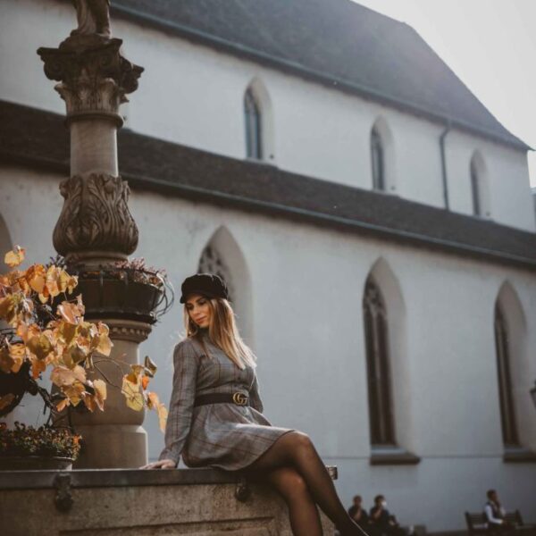 KAIA UND INES AN DER BAHNHOFSTRASSE, ZÜRICH